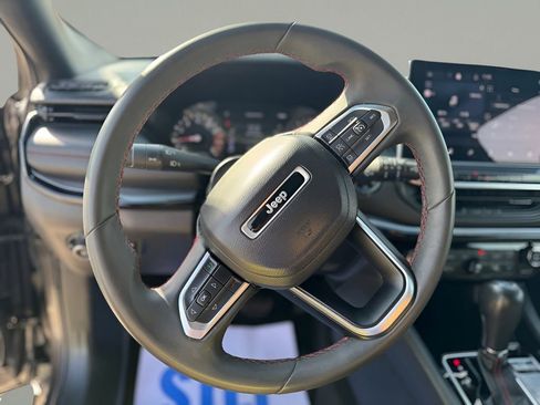 Used 2023 Jeep Compass Trailhawk image 17