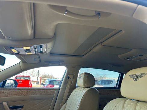 Used 2015 Bentley Flying Spur V8 image 17