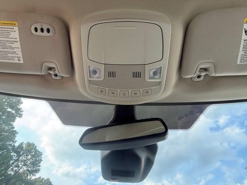 Used 2020 Ford Edge Titanium FWD image 51