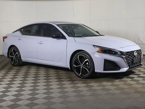 Used 2024 Nissan Altima 2.5 SR w/ SR Premium Package image 49