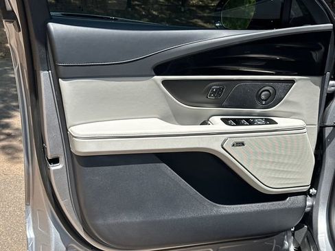 New 2026 Lincoln Nautilus Reserve AWD/4WD image 12