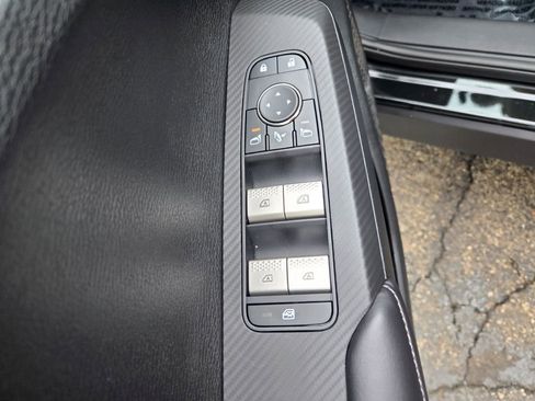 New 2025 Mitsubishi Outlander SE image 20