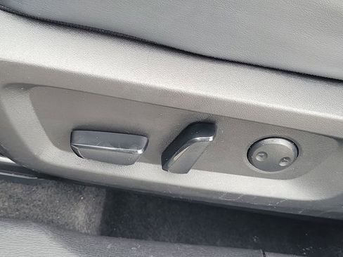 Used 2024 Mitsubishi Outlander SE image 19