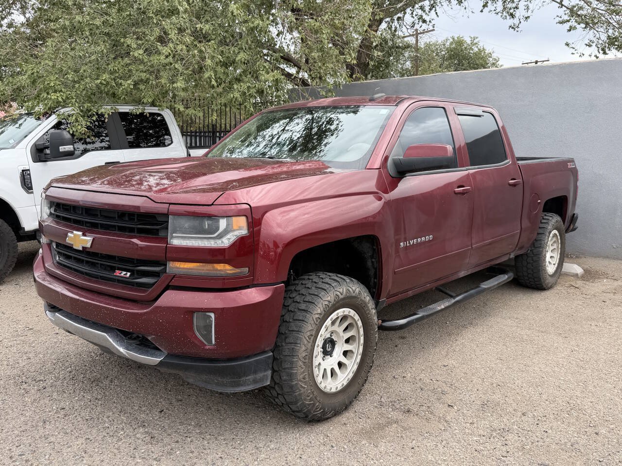 Used 2017 Chevrolet Silverado 1500 LT w/ All Star Edition AWD/4WD image 4