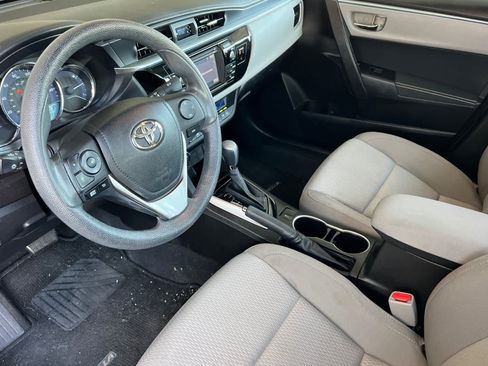 Used 2015 Toyota Corolla LE FWD image 9