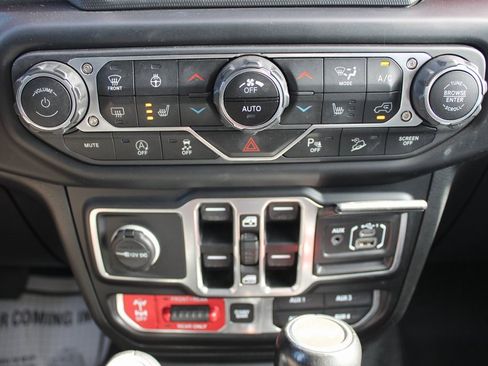 Used 2020 Jeep Wrangler Unlimited Rubicon w/ Uconnect 4C Nav & Sound Group image 19