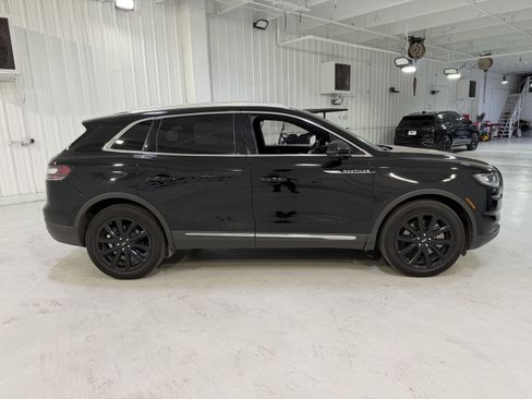 Used 2023 Lincoln Nautilus Reserve image 6