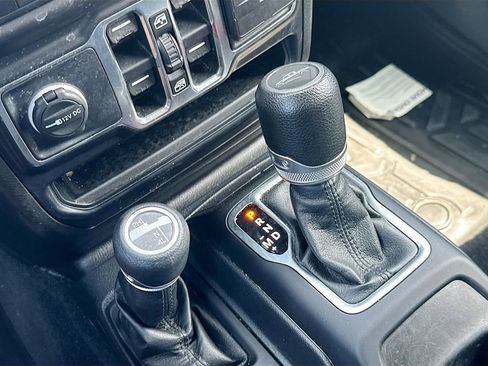 Used 2021 Jeep Gladiator Sport AWD/4WD image 18