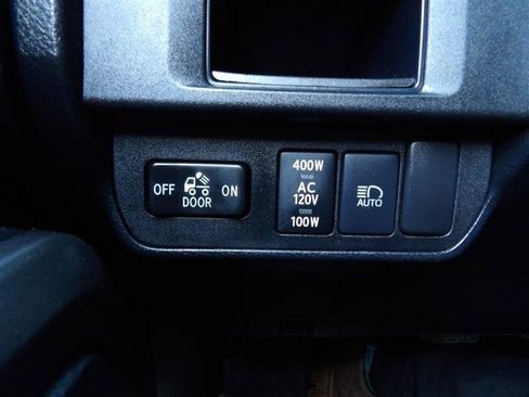 Used 2019 Toyota Tacoma TRD Sport image 19