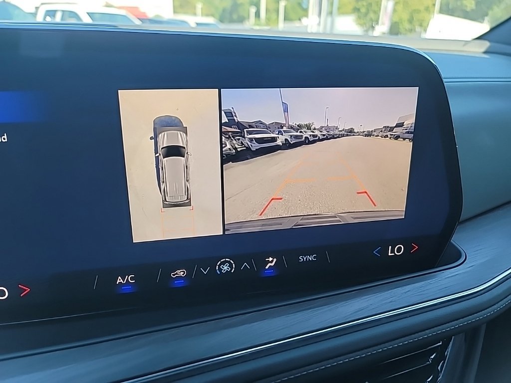 Used 2025 Chevrolet Tahoe LS RWD image 17