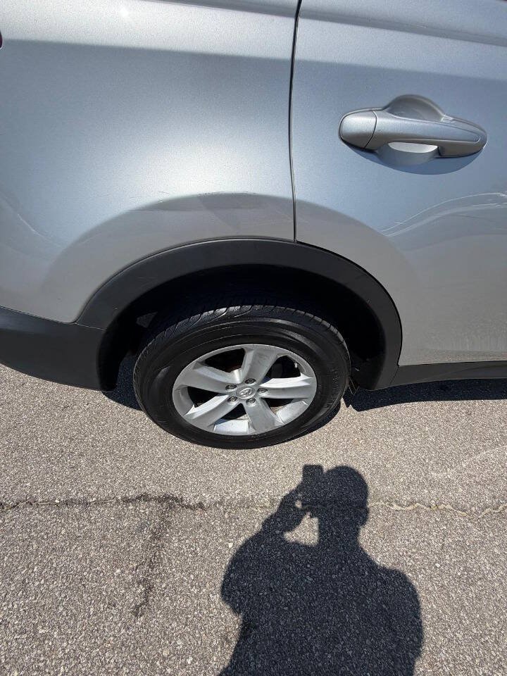Used 2013 Toyota RAV4 XLE AWD/4WD image 44