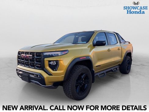 Used 2023 GMC Canyon AT4 w/ LPO, Sports Bar Package AWD/4WD image 2