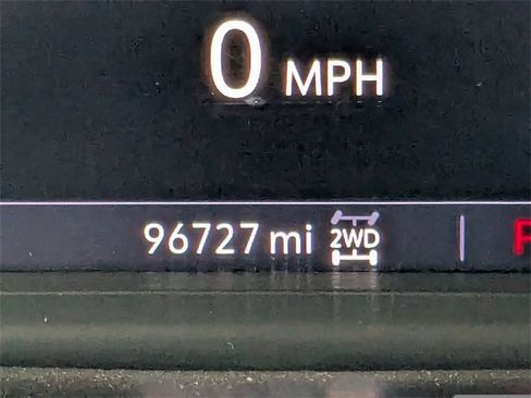 Used 2022 Chevrolet Silverado 2500 LTZ w/ LTZ Plus Package image 28