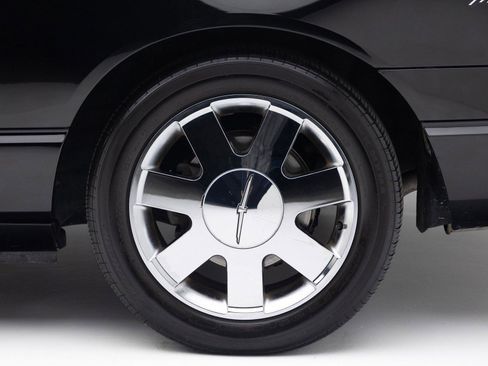 Used 2002 Ford Thunderbird image 10