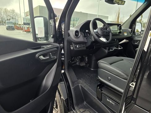 New 2025 Mercedes-Benz Sprinter 2500 image 19