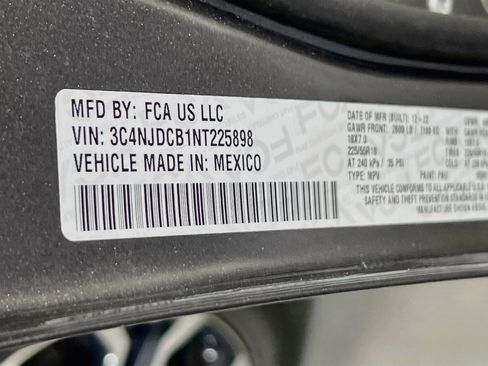 Used 2022 Jeep Compass Limited w/ Sun and Sound Group AWD/4WD image 30