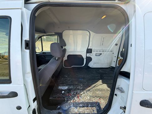Used 2010 Ford Transit Connect XL image 11