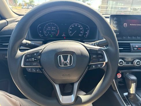 Used 2018 Honda Accord LX image 9
