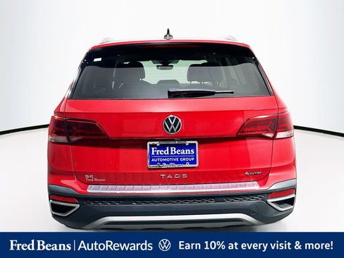 Used 2023 Volkswagen Taos SE w/ Panoramic Sunroof Package AWD/4WD image 7