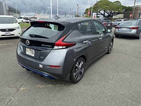 Used 2018 Nissan Leaf SV image 3