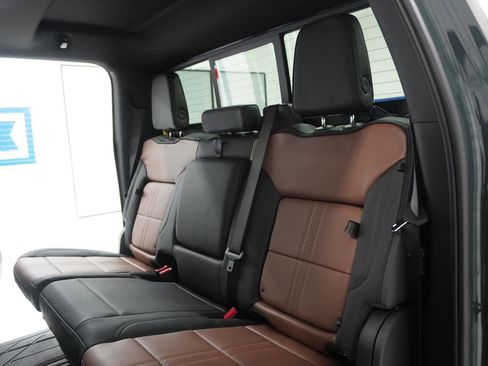 New 2026 Chevrolet Silverado 1500 High Country w/ High Country Premium Package AWD/4WD image 37