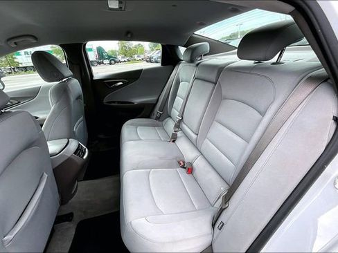 Used 2022 Chevrolet Malibu LT image 19