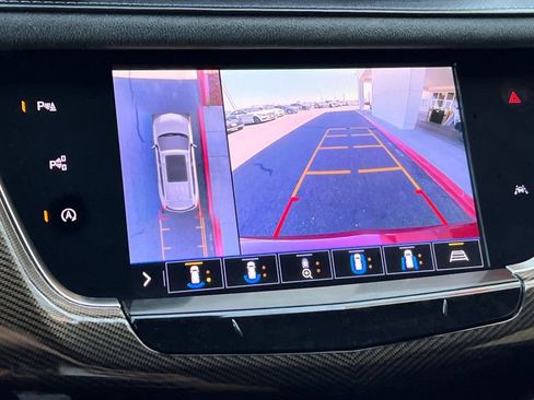 Used 2020 Cadillac XT6 Premium Luxury w/ Platinum Package AWD/4WD image 23