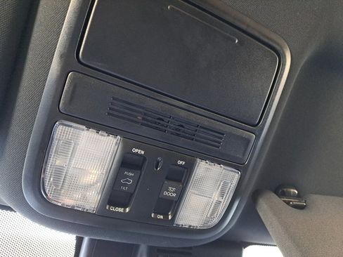 Used 2022 Honda Pilot TrailSport image 36