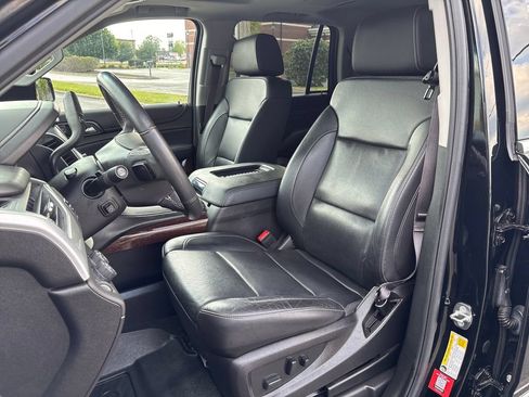 Used 2017 GMC Yukon SLT w/ Premium Edition AWD/4WD image 16