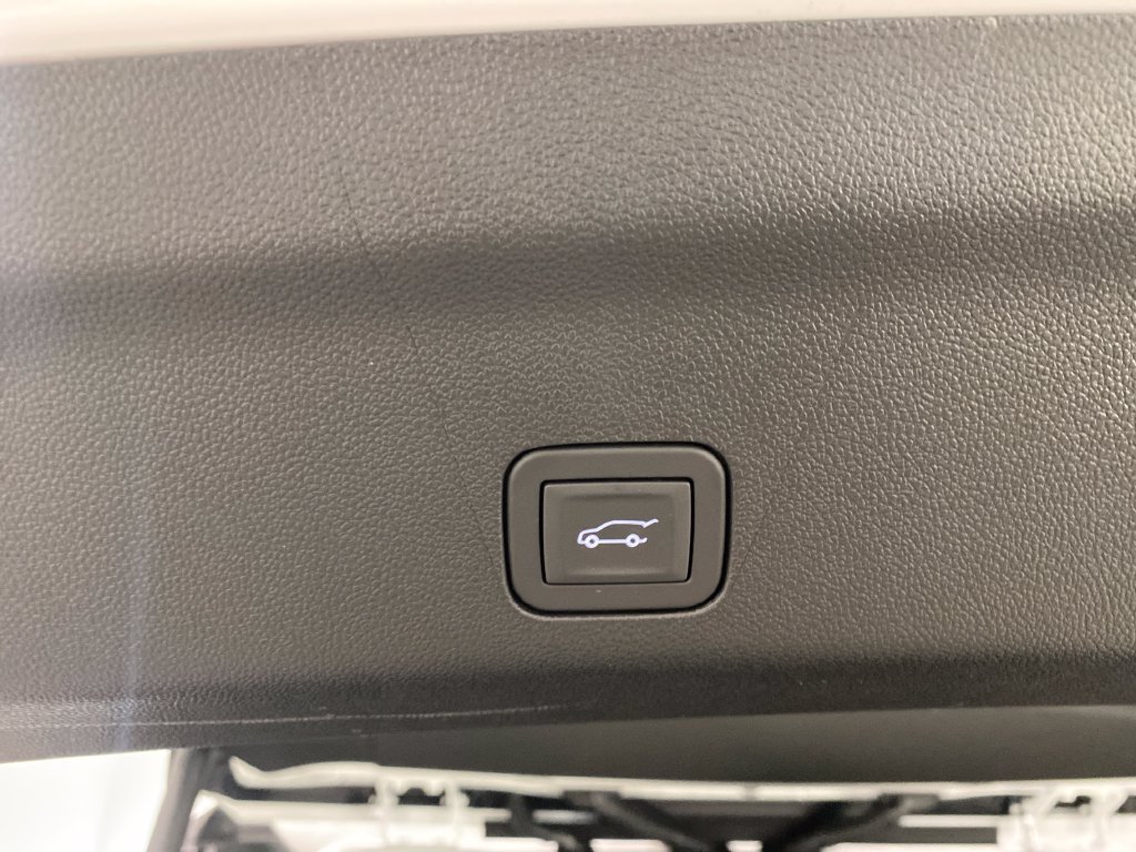 New 2026 GMC Yukon Denali w/ Denali Reserve Package RWD image 9