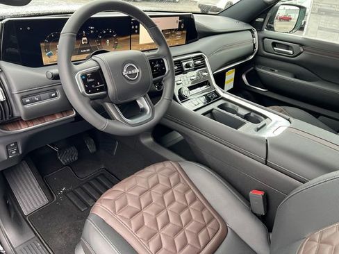 New 2025 Nissan Armada Platinum Reserve image 14