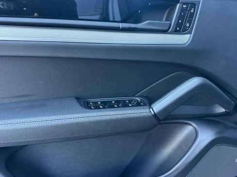 Used 2025 Porsche Cayenne S image 12