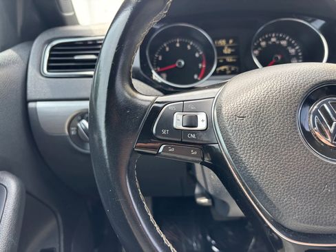 Used 2016 Volkswagen Jetta Sport FWD image 22