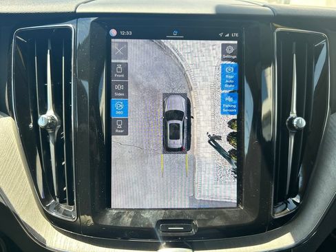 Used 2025 Volvo XC60 B5 Plus w/ Climate Package AWD/4WD image 26