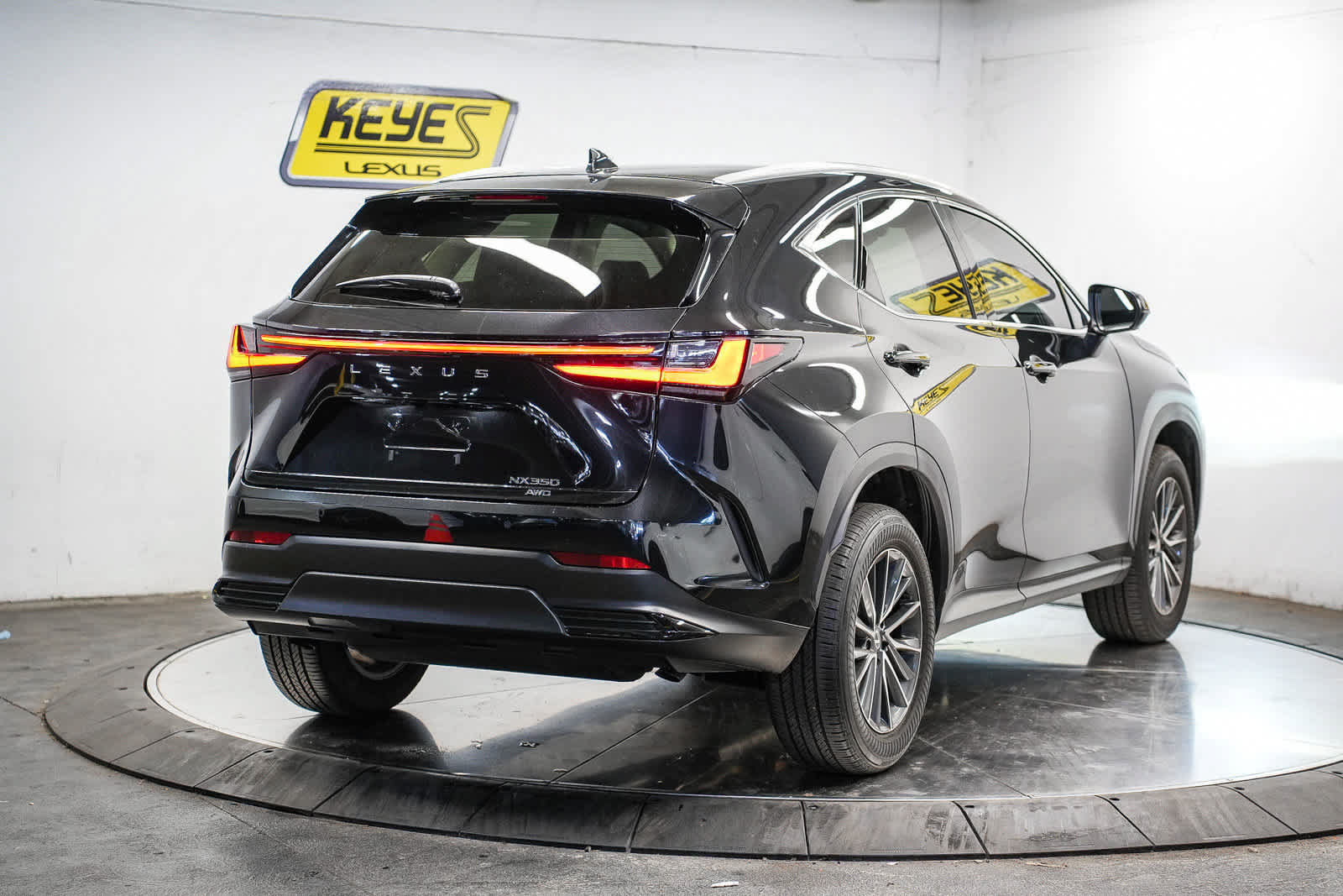 Used 2026 Lexus NX 350 AWD w/ Cold Area Package image 4