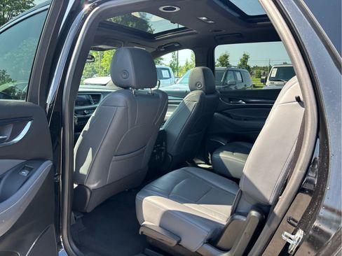 Used 2023 Buick Enclave Essence w/ Experience Buick Package AWD/4WD image 5