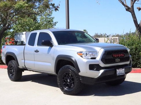 Used 2020 Toyota Tacoma SR w/ SX Package image 1