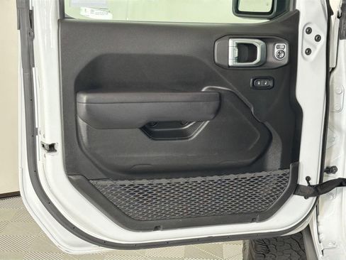 Used 2025 Jeep Wrangler Unlimited Rubicon AWD/4WD image 20