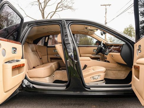 Used 2014 Rolls-Royce Ghost image 66