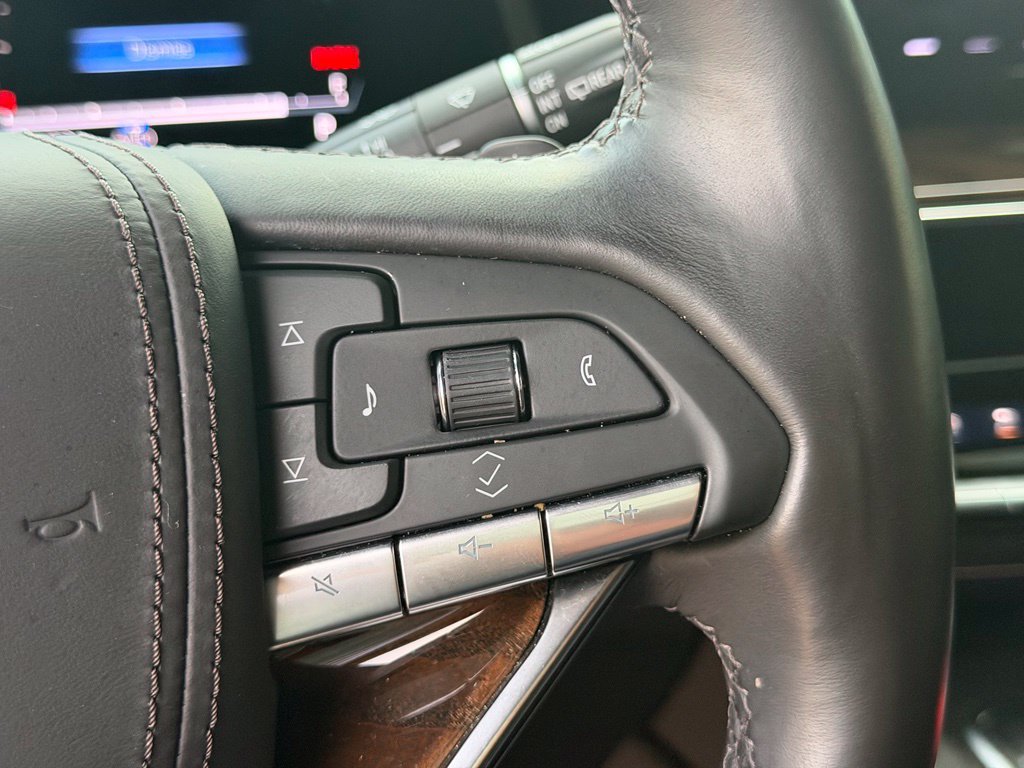 Used 2024 Cadillac Escalade ESV Sport Platinum w/ LPO, ONYX Package AWD/4WD image 24