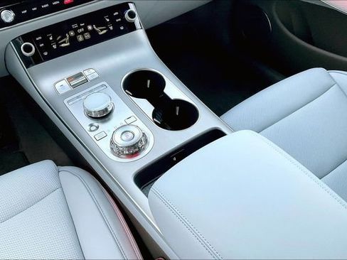 New 2026 Genesis GV70 2.5T Advanced image 8