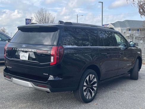 New 2025 Ford Expedition Max Platinum w/ Driver's Package image 3