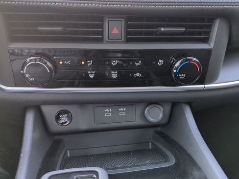 Used 2025 Nissan Rogue S AWD/4WD image 46