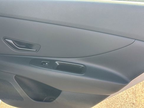 New 2025 Hyundai Elantra Sport image 16