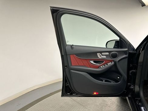 Used 2022 Mercedes-Benz GLC 300 4MATIC image 21