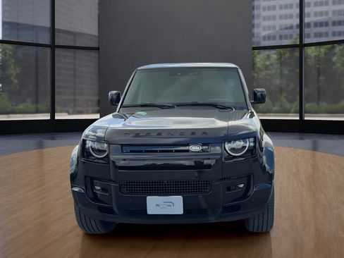 New 2026 Land Rover Defender 110 X-Dynamic SE AWD/4WD image 2