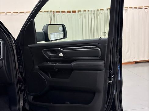 New 2026 RAM 1500 4x4 Crew Cab image 19