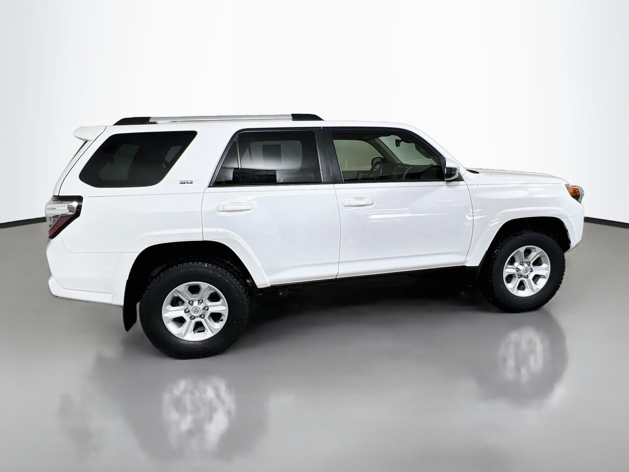 Used 2023 Toyota 4Runner SR5 AWD/4WD image 3