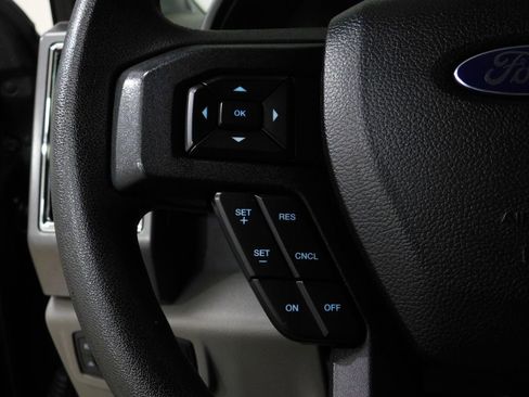 Used 2015 Ford F150 XLT image 46