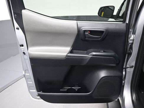 Used 2020 Toyota Tacoma SR w/ SR Convenience Package RWD image 29